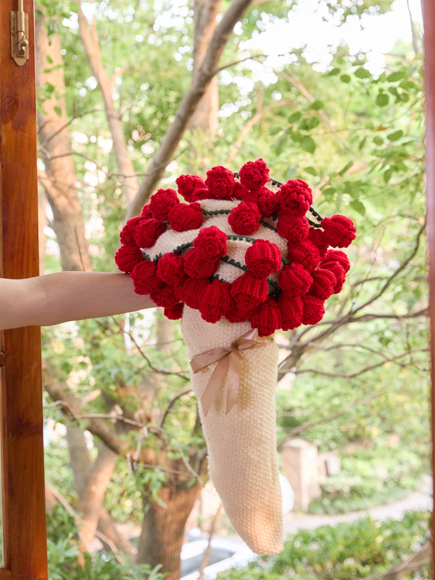 Bouquet-Inspired Knitted Blanket