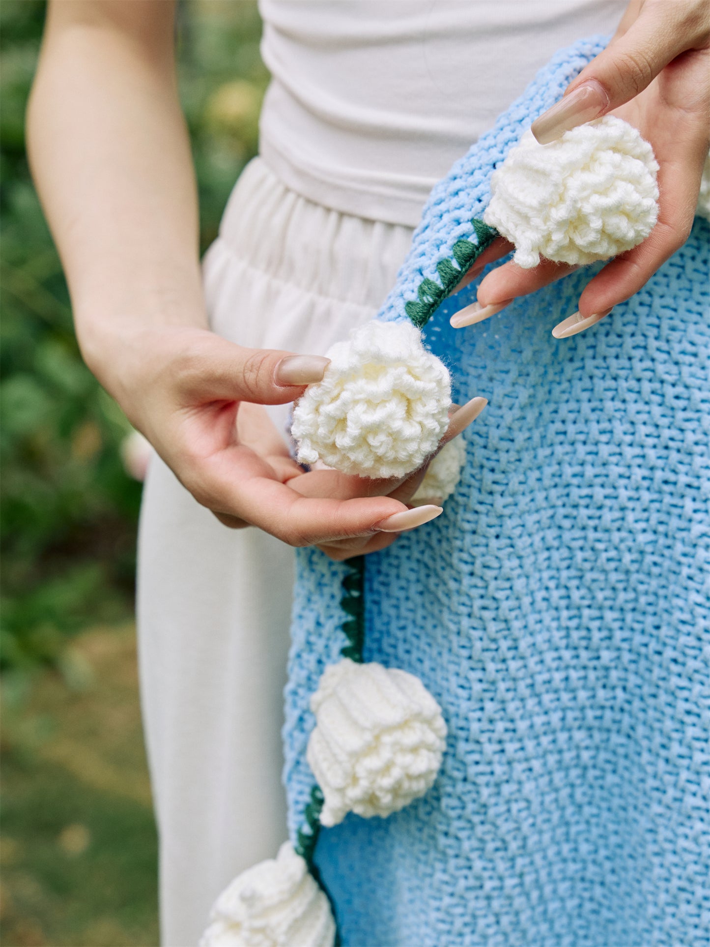 Bouquet-Inspired Knitted Blanket
