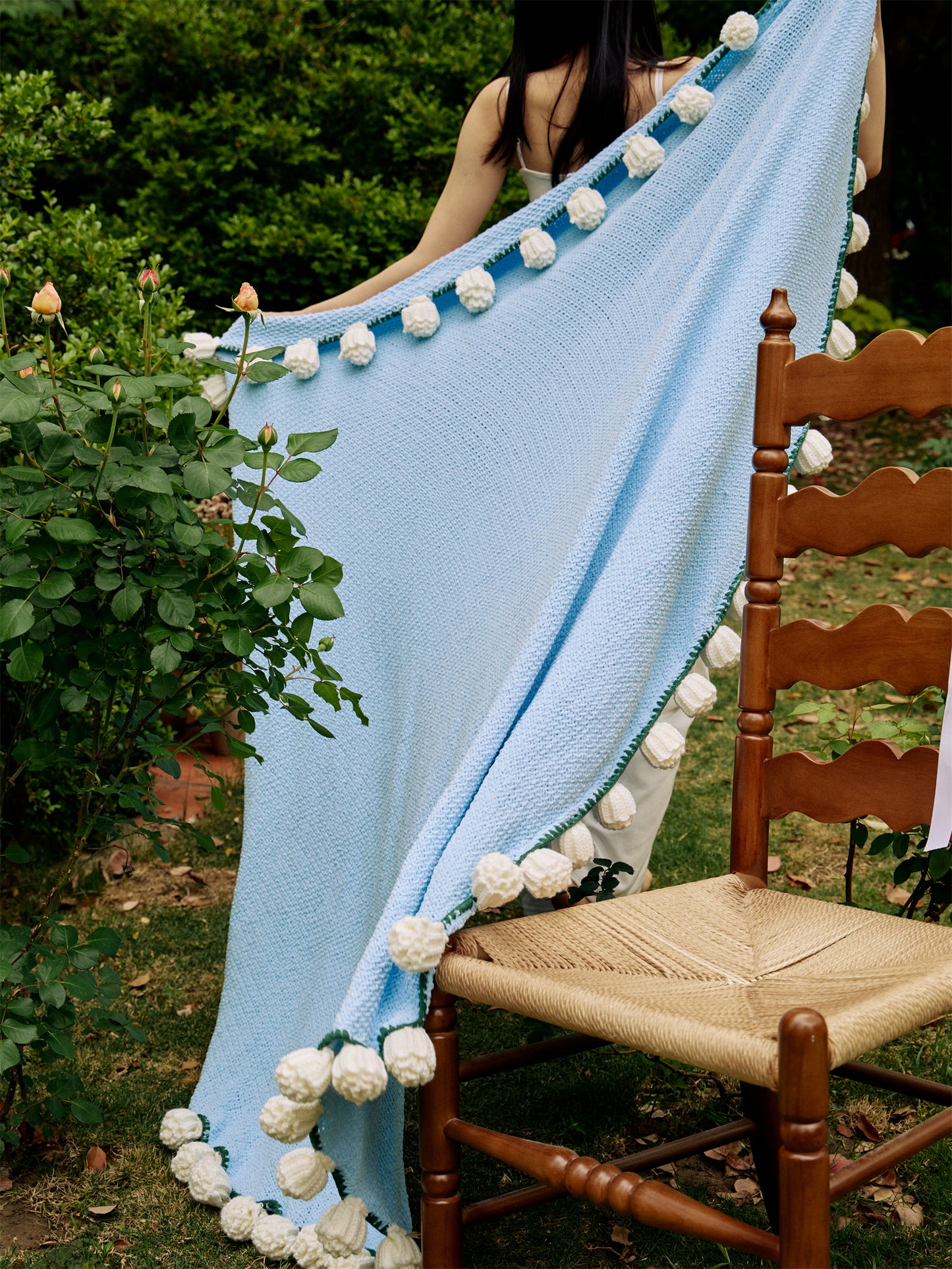 Bouquet-Inspired Knitted Blanket