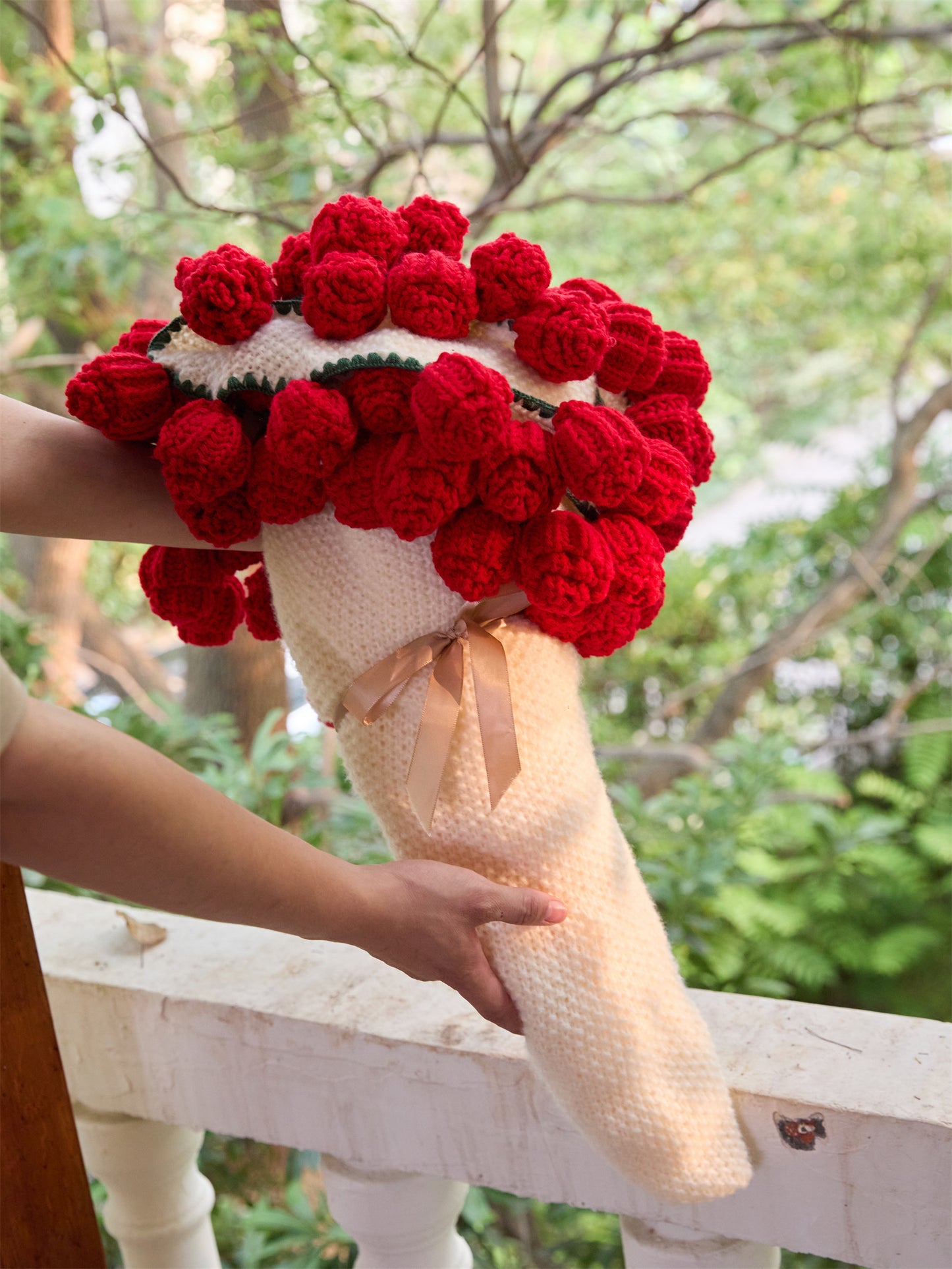 Bouquet-Inspired Knitted Blanket