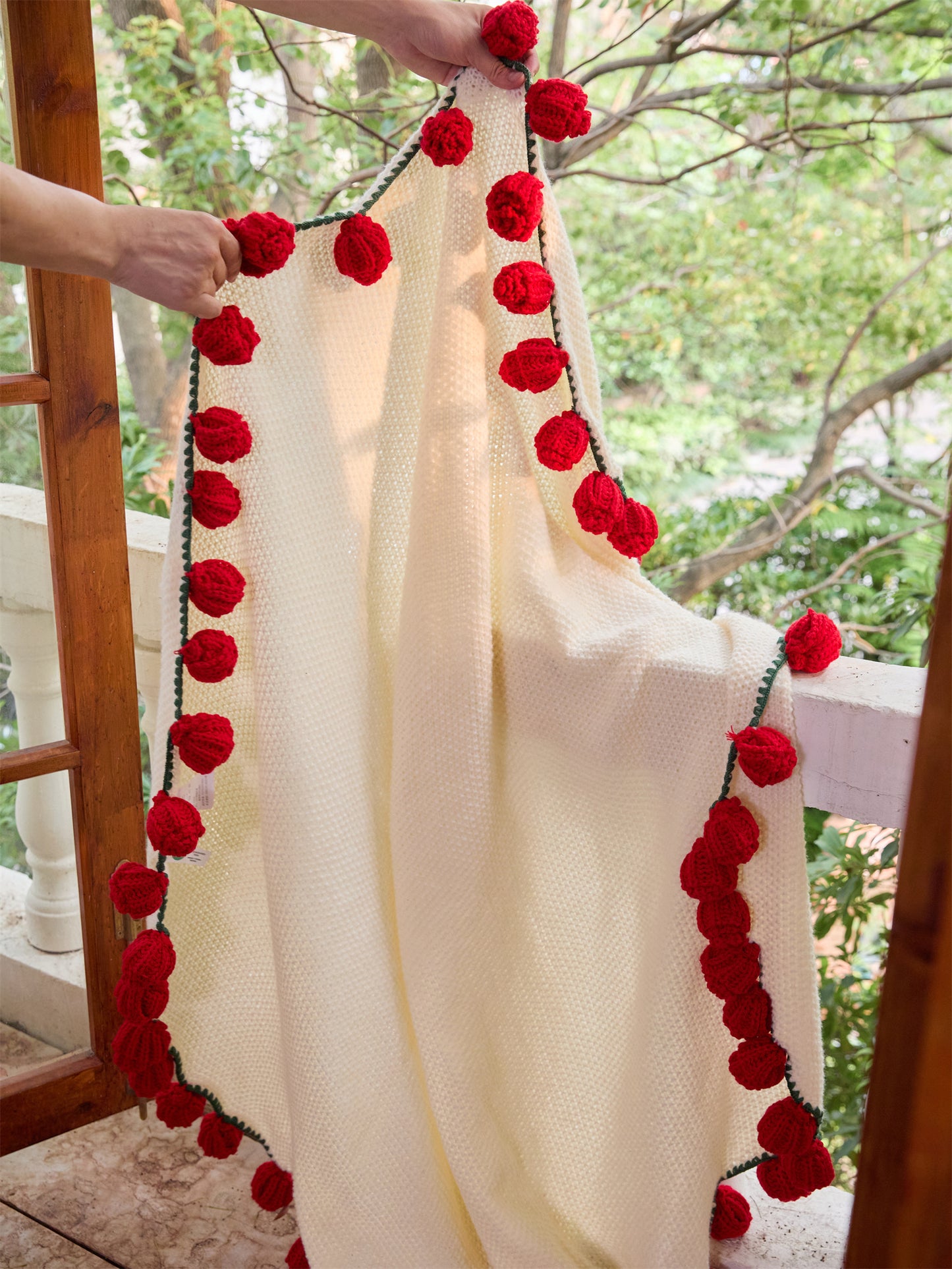 Bouquet-Inspired Knitted Blanket