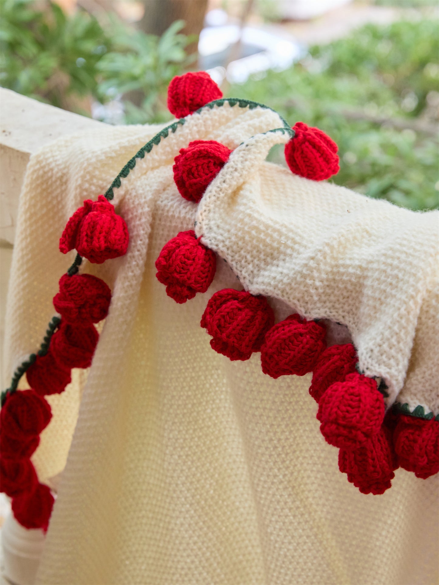 Bouquet-Inspired Knitted Blanket