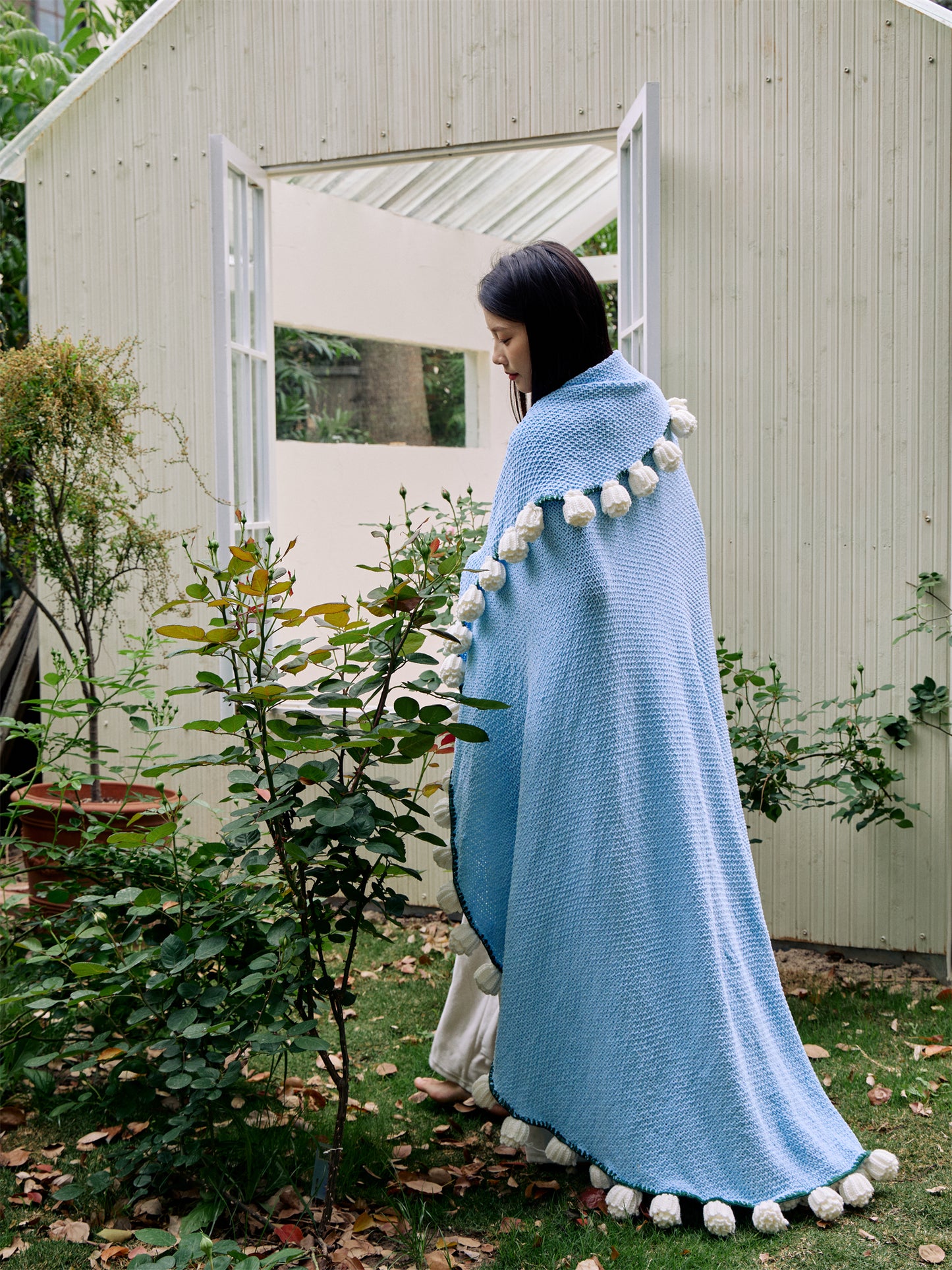 Bouquet-Inspired Knitted Blanket