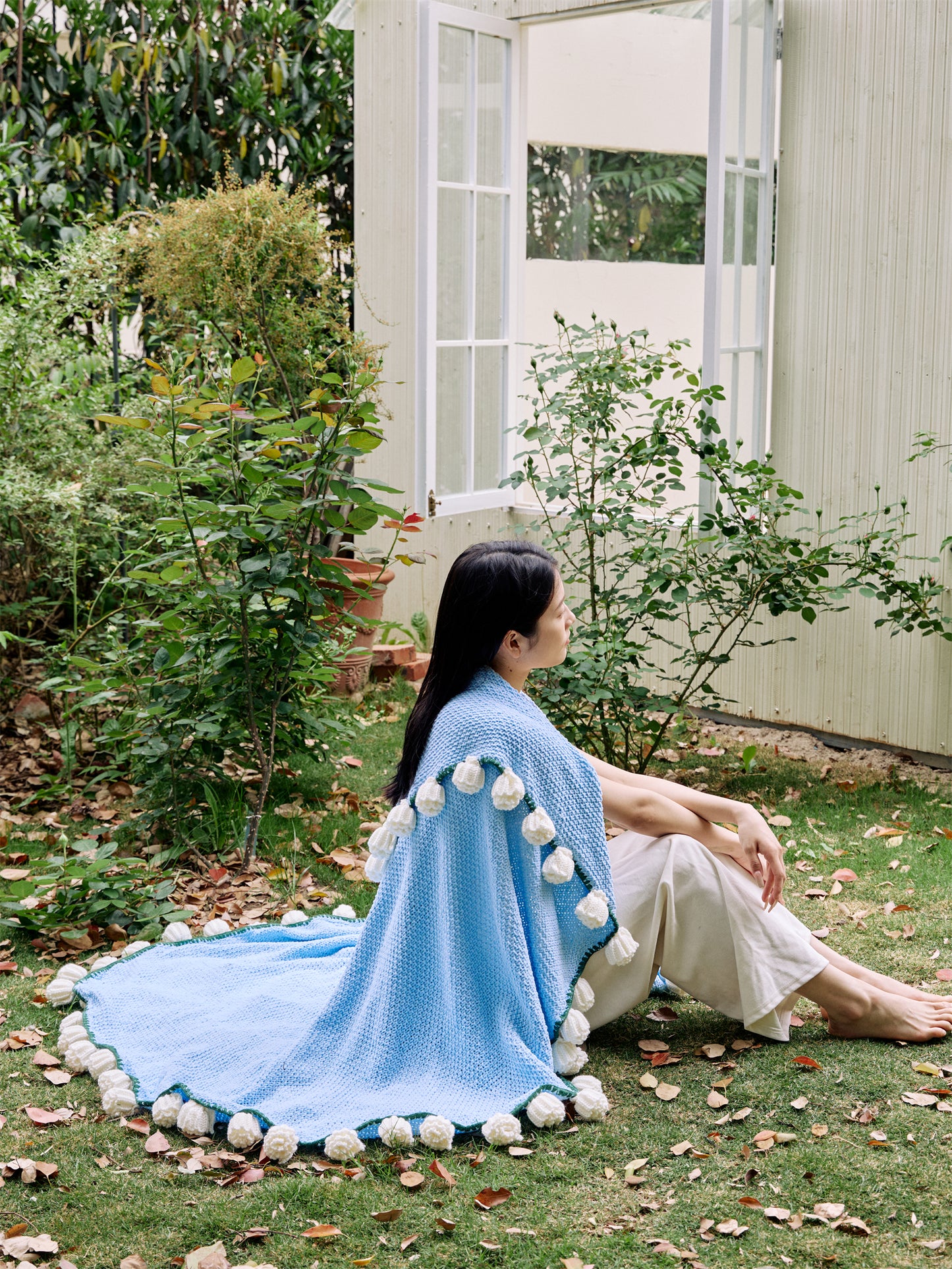 Bouquet-Inspired Knitted Blanket