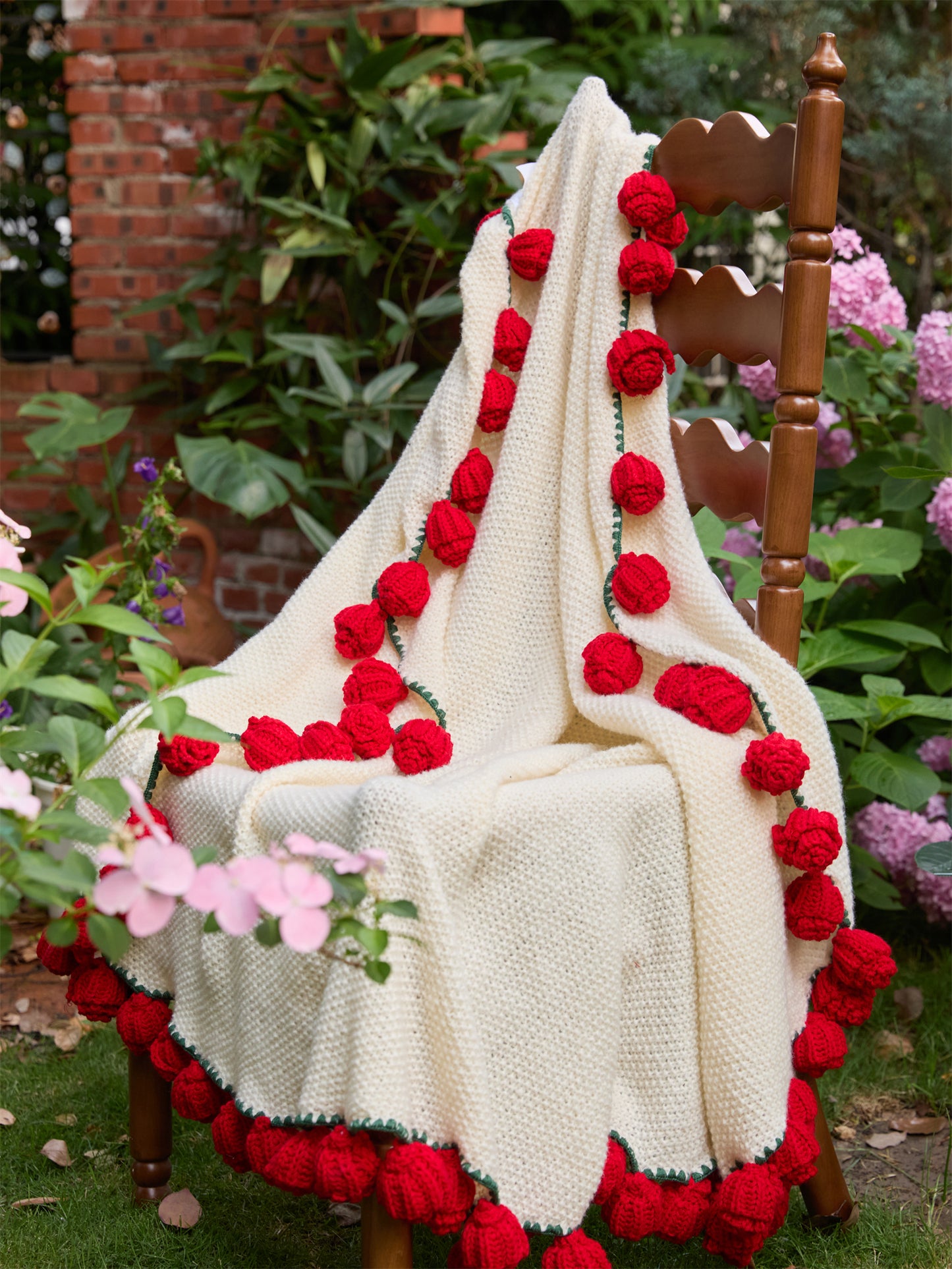 Bouquet-Inspired Knitted Blanket