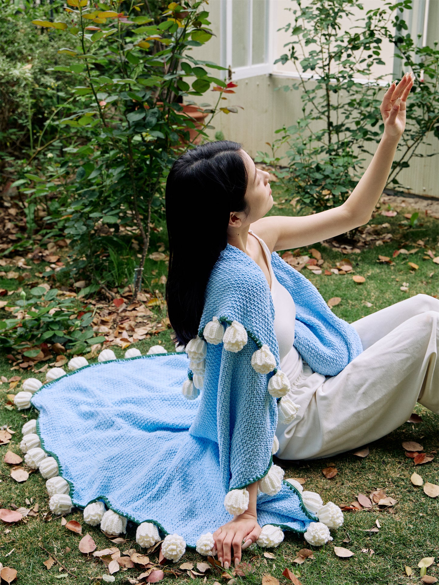 Bouquet-Inspired Knitted Blanket