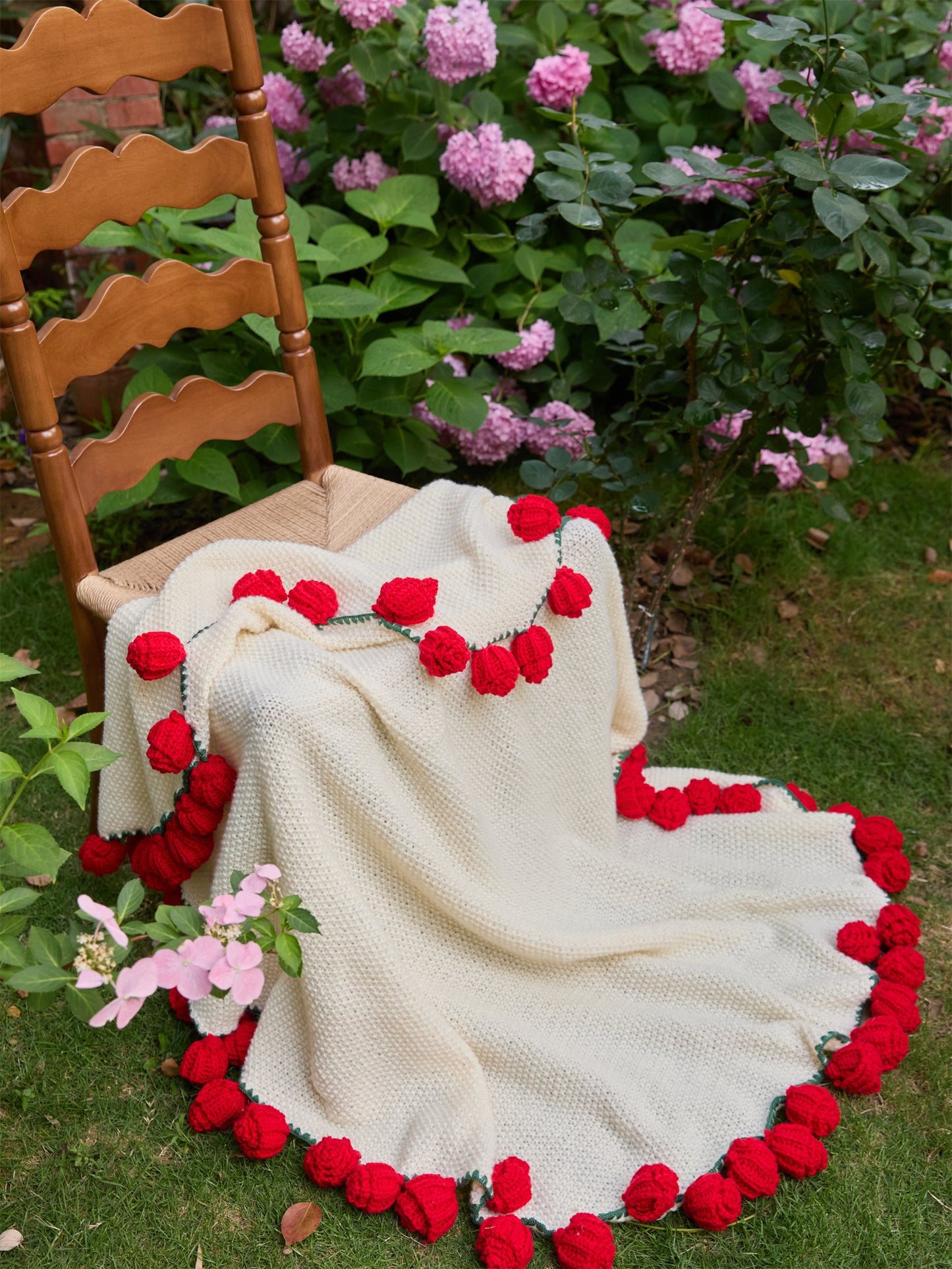 Bouquet-Inspired Knitted Blanket