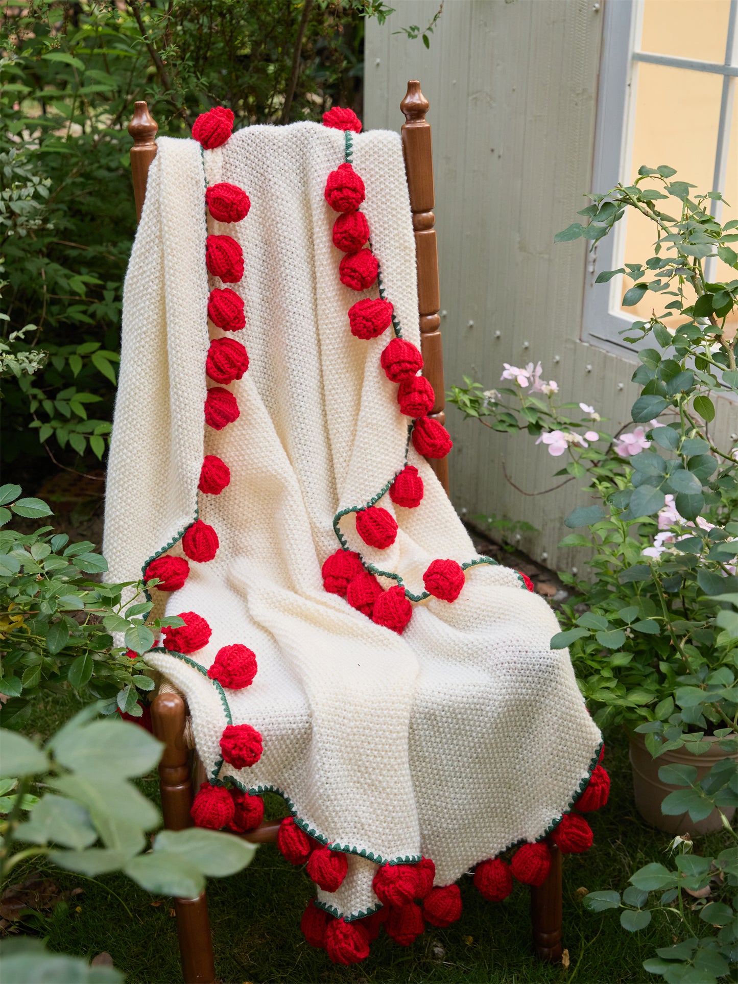 Bouquet-Inspired Knitted Blanket