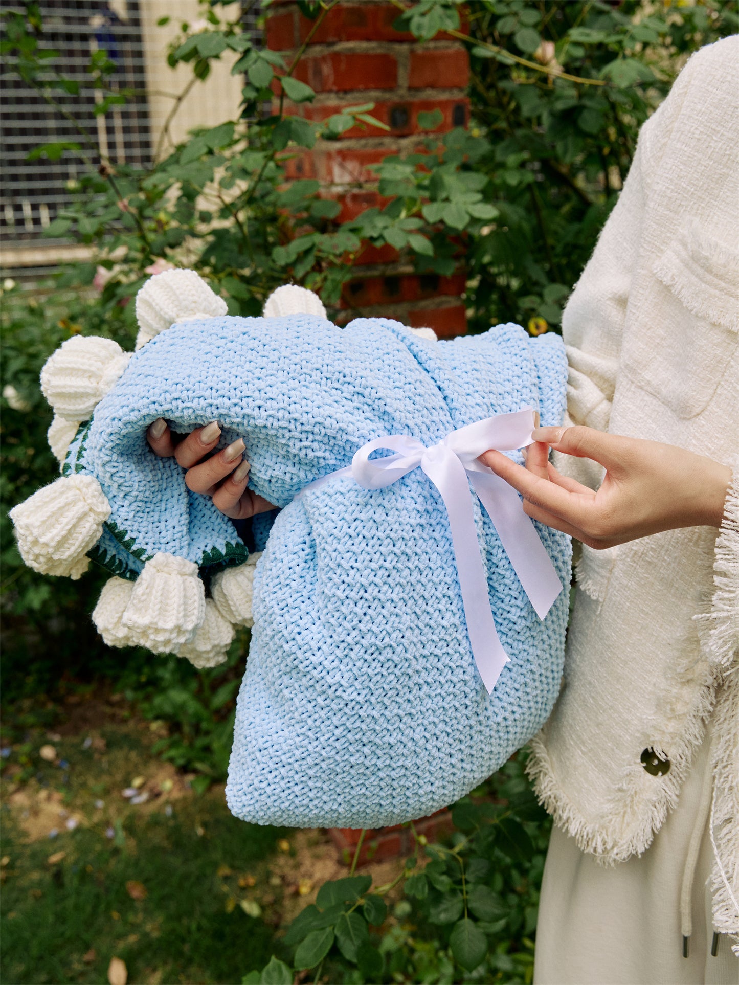 Bouquet-Inspired Knitted Blanket