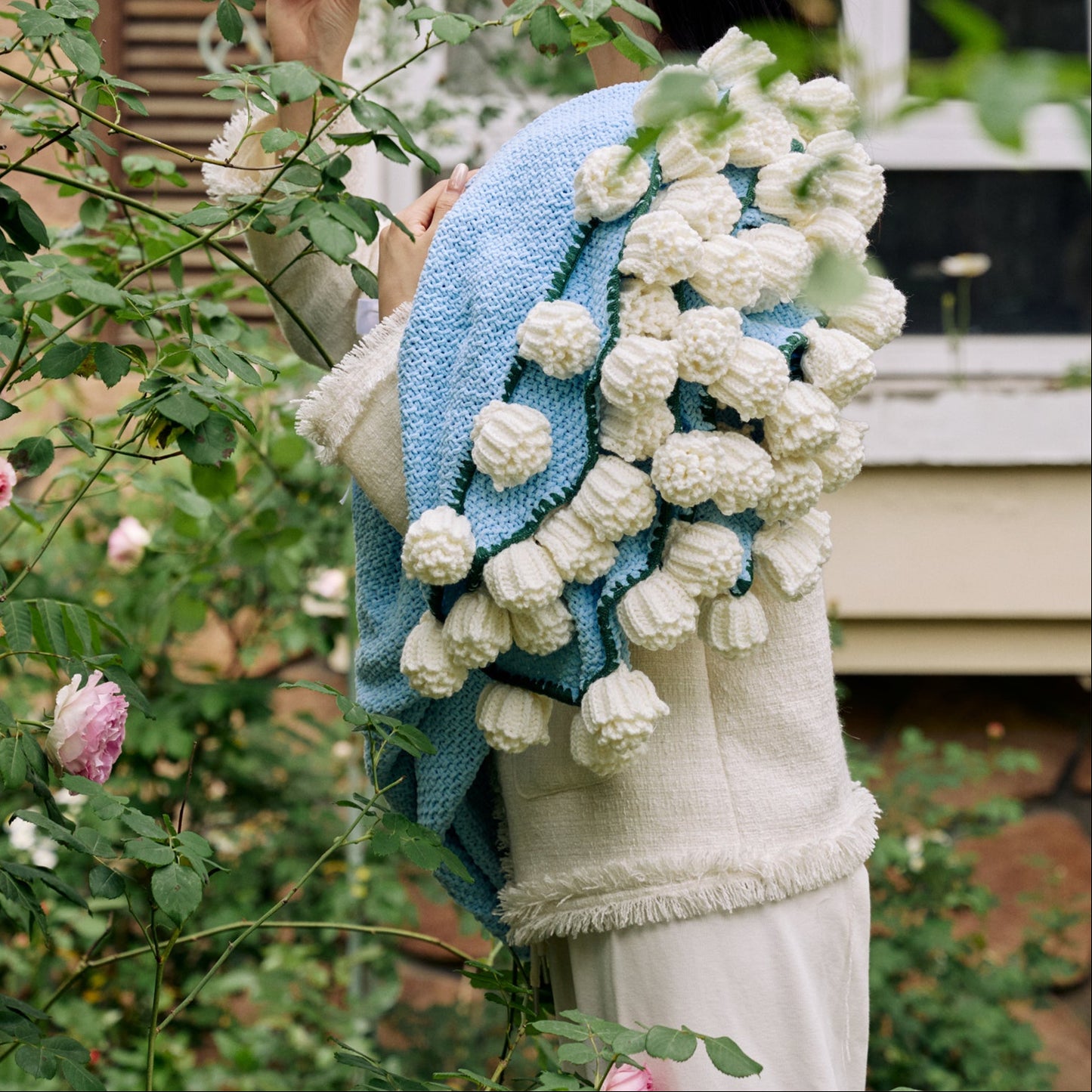 Bouquet-Inspired Knitted Blanket