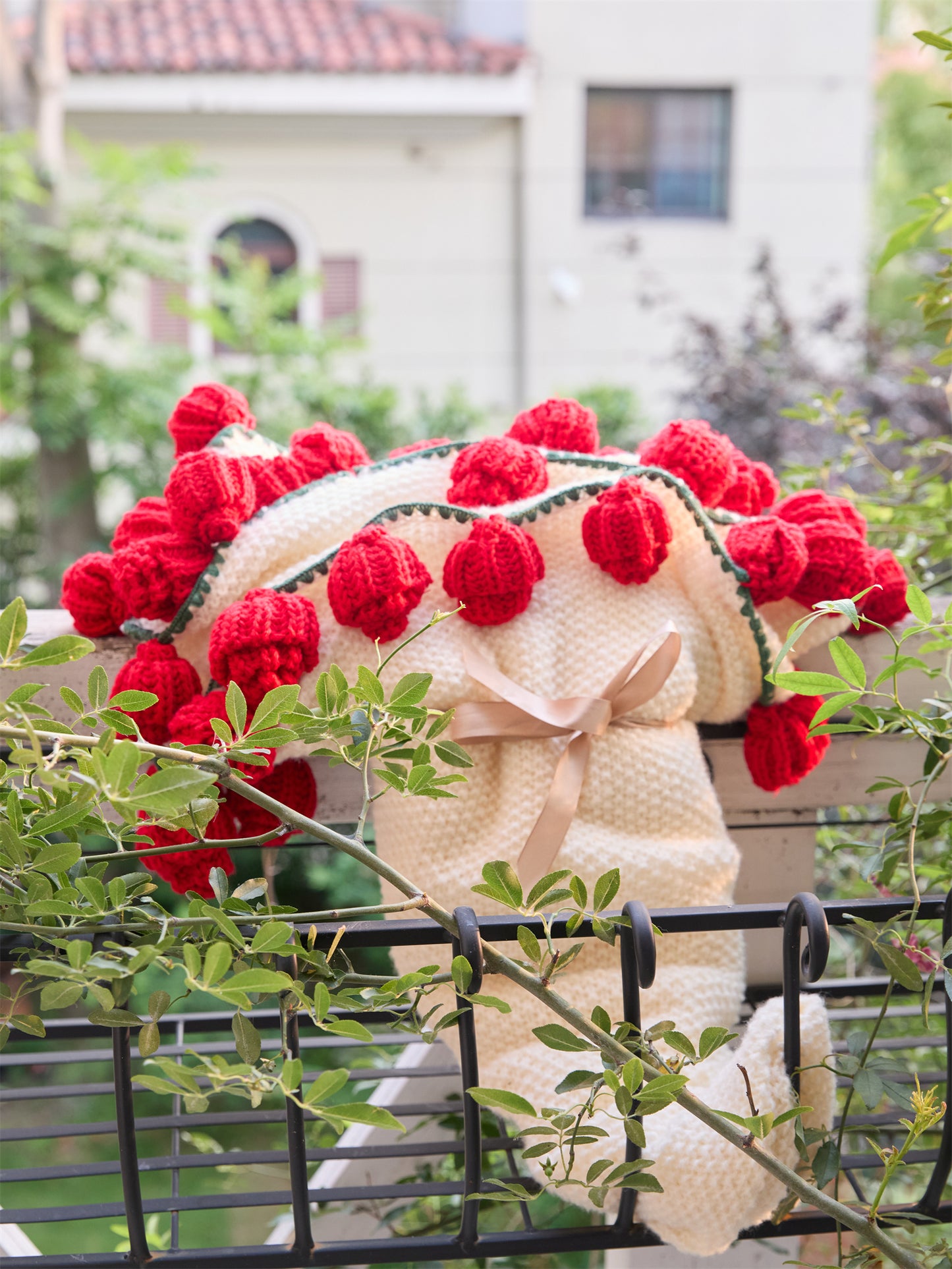 Bouquet-Inspired Knitted Blanket