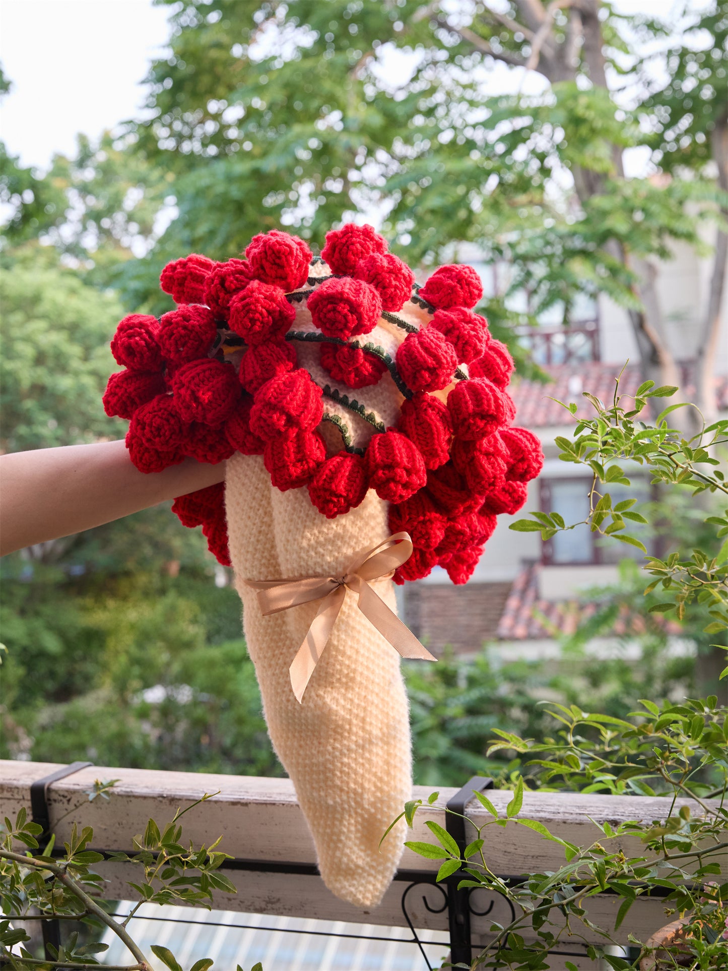 Bouquet-Inspired Knitted Blanket